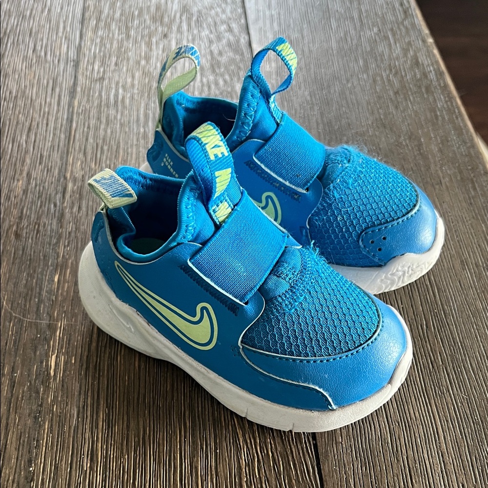 Nike Toddlers Blue and Lime Slip-On Sneakers
